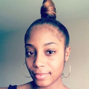 Meet your Posher, Domonique